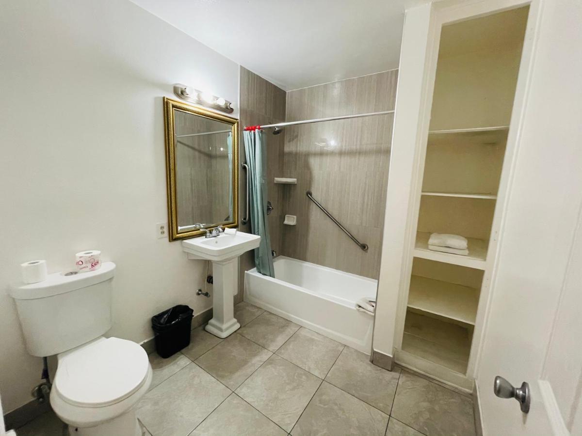 Casa Blanca Inn & Suites Whittier Extérieur photo