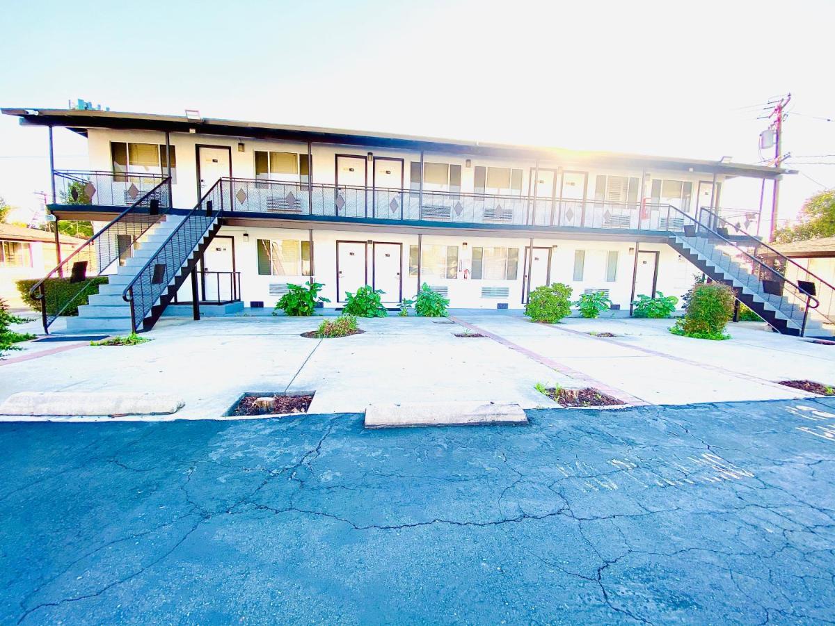 Casa Blanca Inn & Suites Whittier Extérieur photo